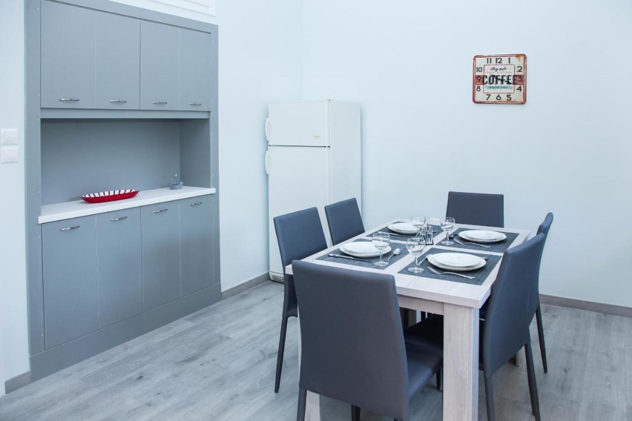 Sunny And Minimal Apt In Glyfada With 3 Bdrm Atenas Exterior foto