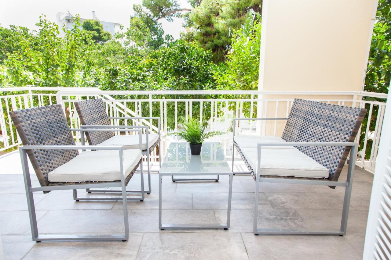 Sunny And Minimal Apt In Glyfada With 3 Bdrm Atenas Exterior foto
