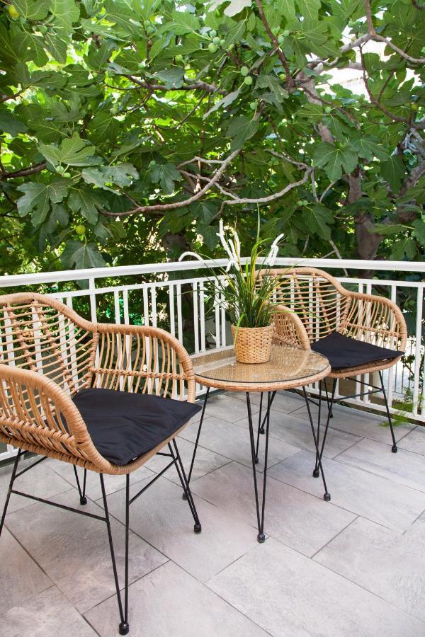 Sunny And Minimal Apt In Glyfada With 3 Bdrm Atenas Exterior foto